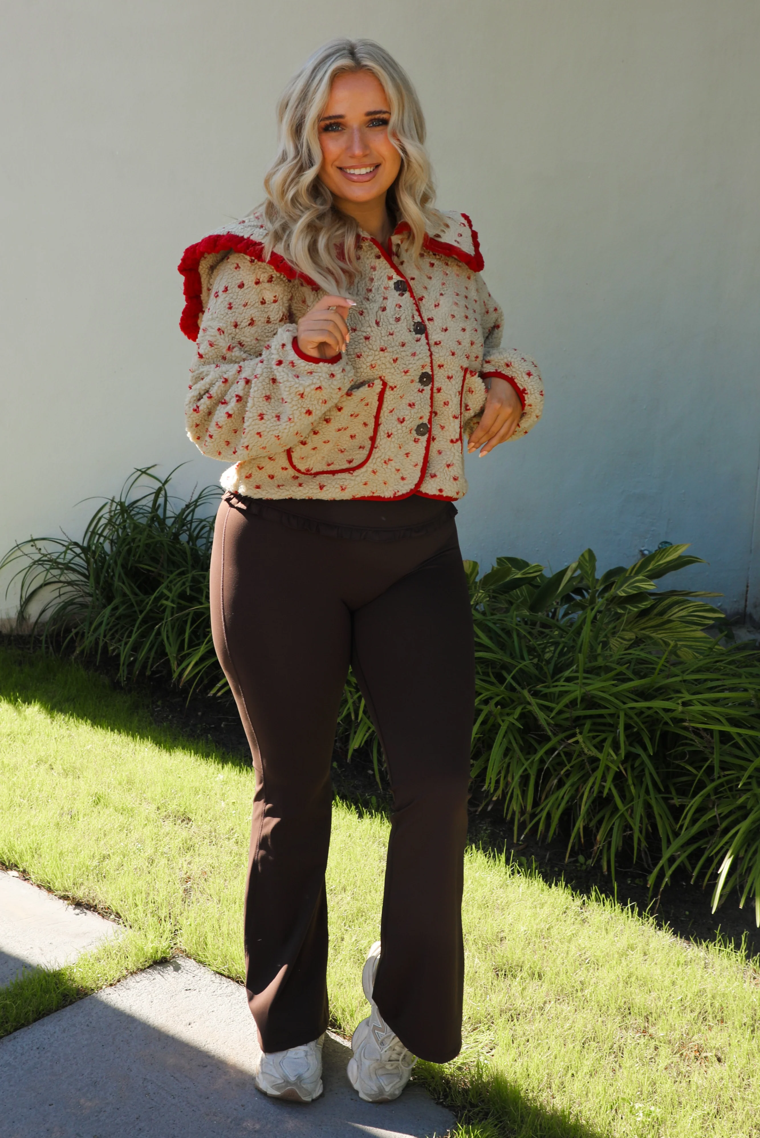 Great Day Sherpa Jacket: Tan/Red - Image 3