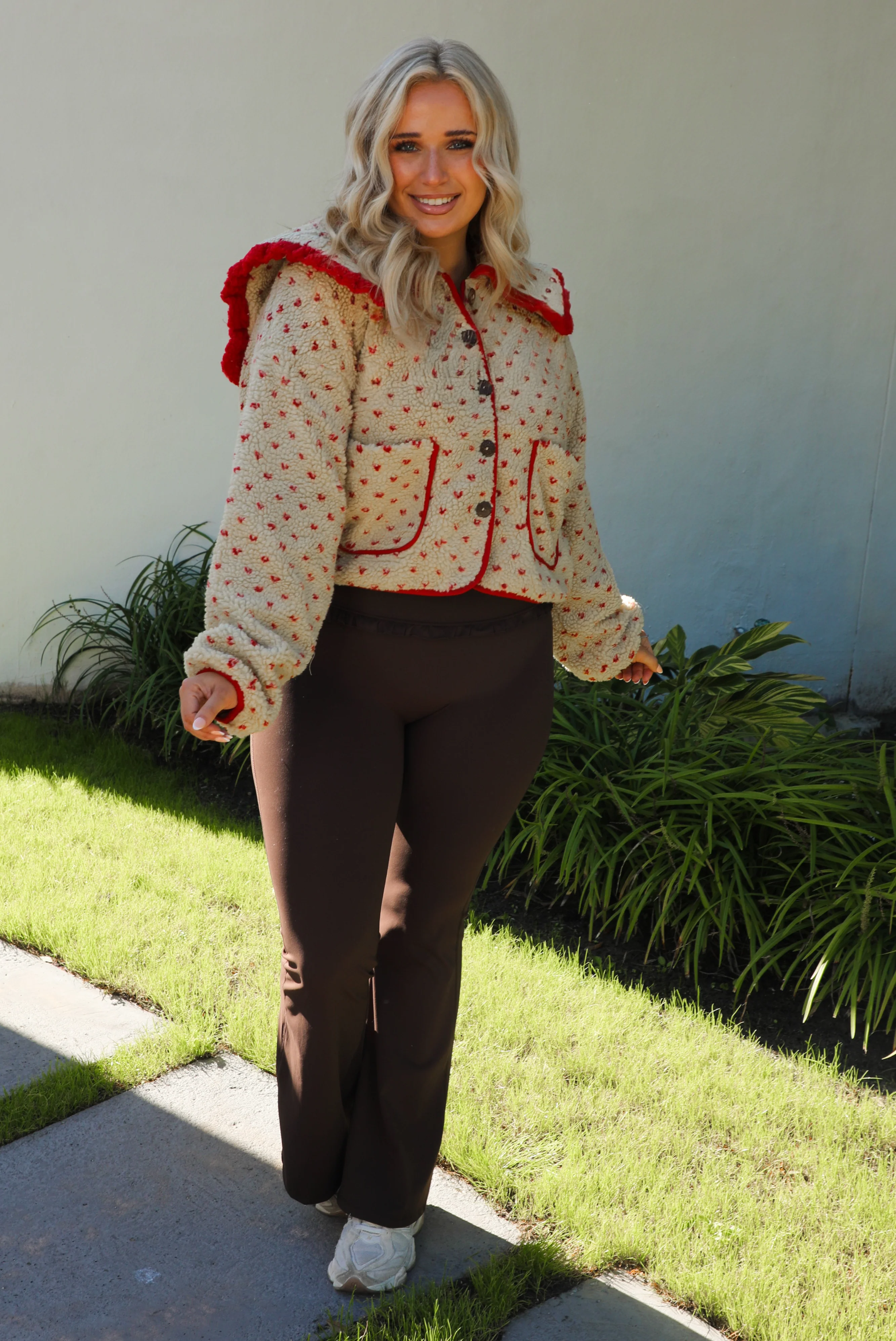 Great Day Sherpa Jacket: Tan/Red - Image 4