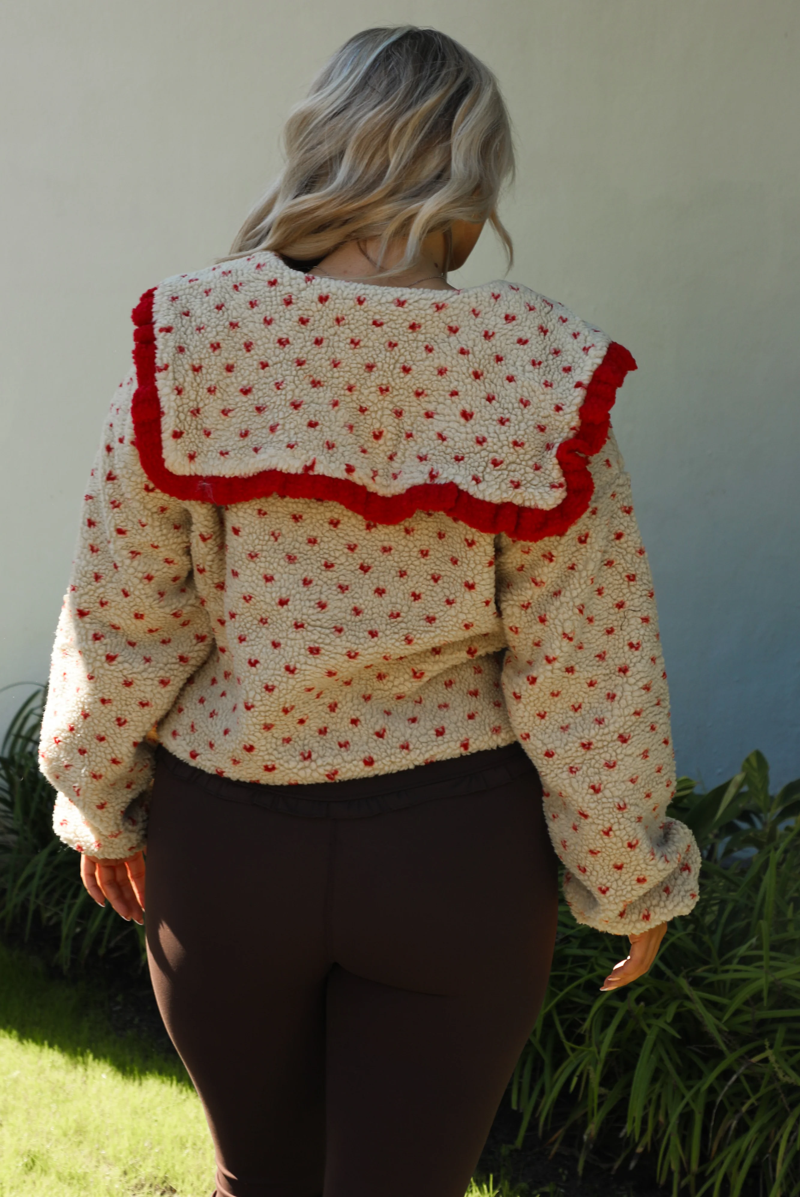 Great Day Sherpa Jacket: Tan/Red - Image 8