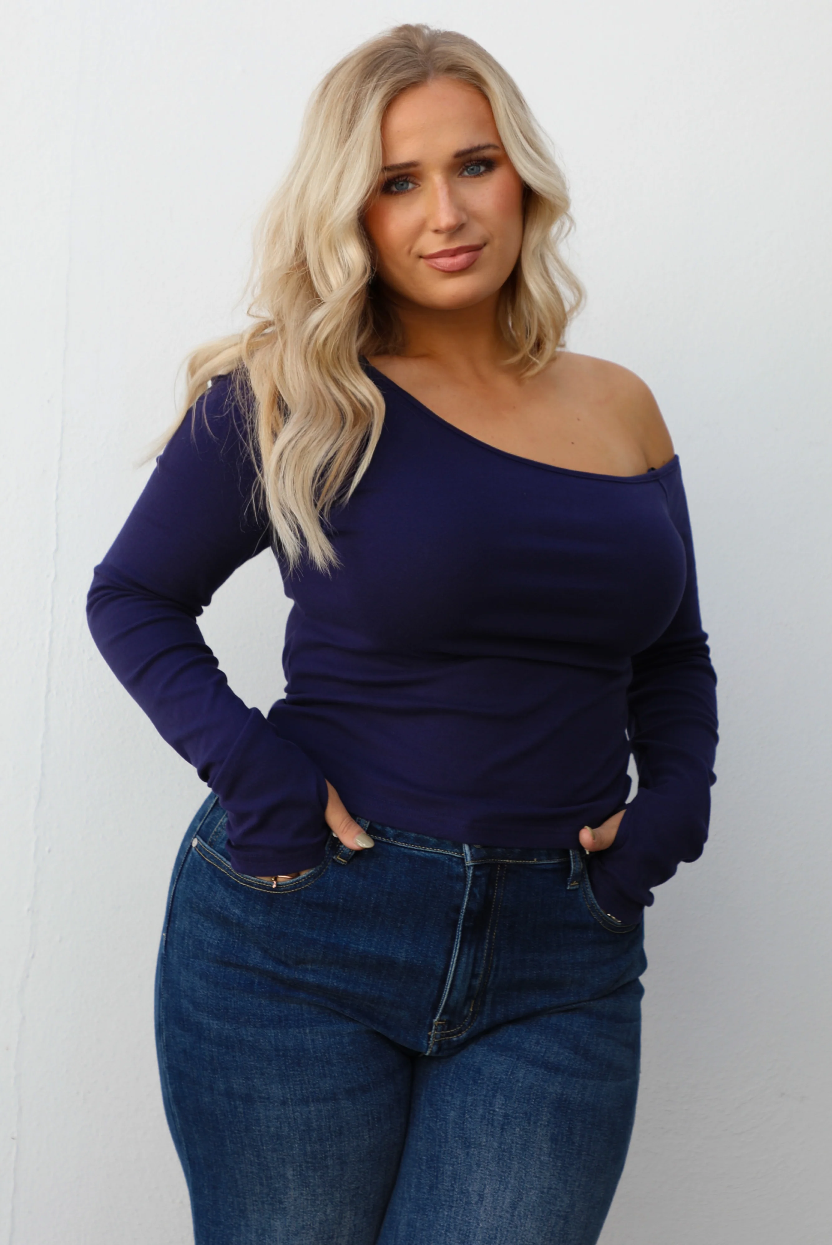 Make It Easy Top: Navy - Image 5