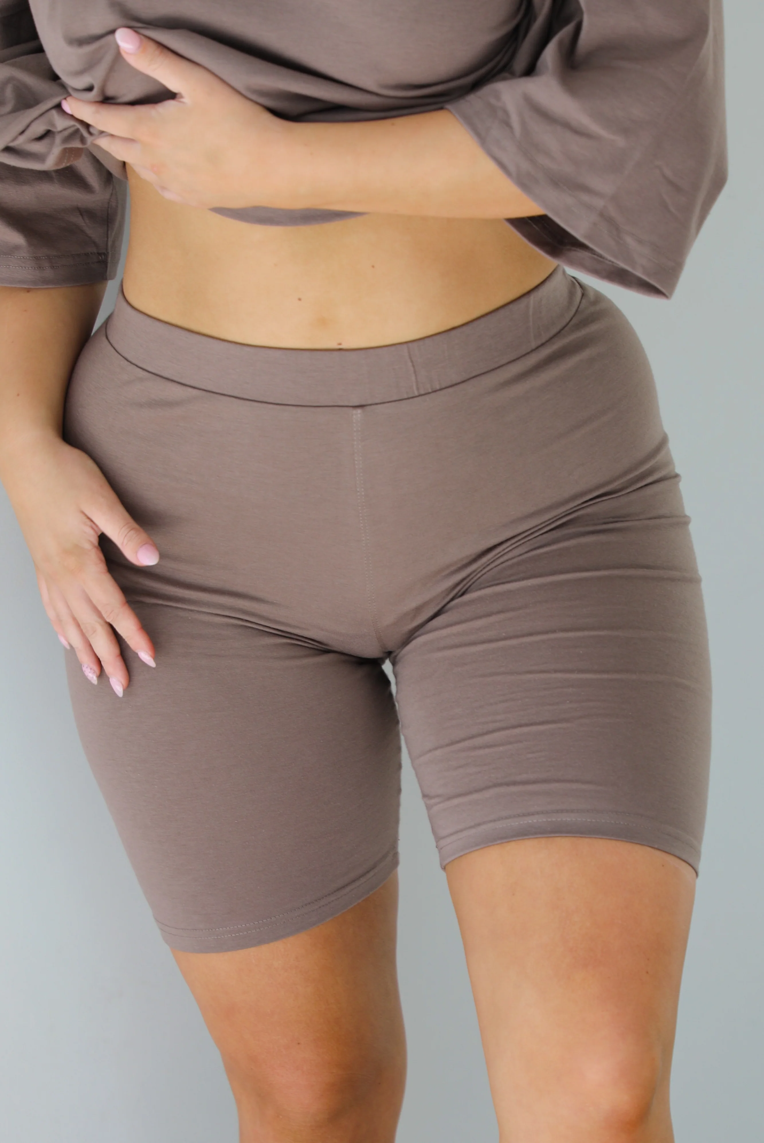 Running For Errands Set: Taupe - Image 7